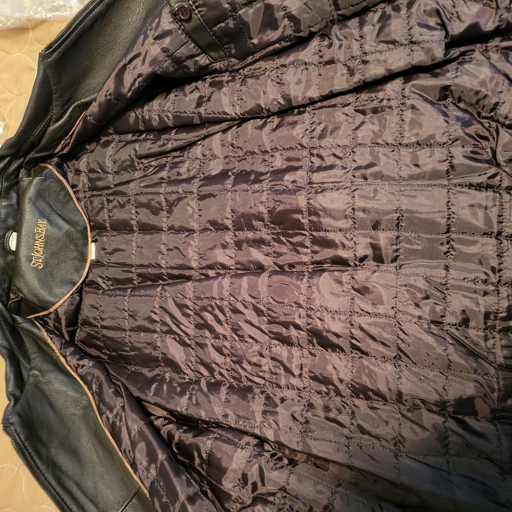 Leather Jacket - Picture 4 of 7